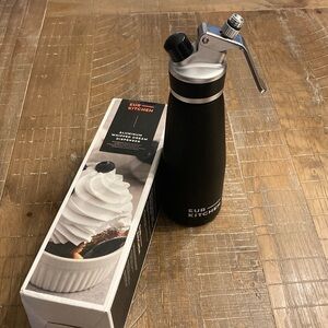 EurKitchen Black Whipped Cream Dispenser NIB Dispenses up to 500ml